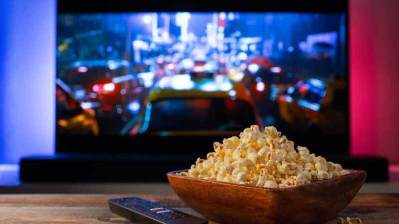 Battle SFR vs Bouygues Telecom : qui propose la meilleure offre Box + Smart TV ?