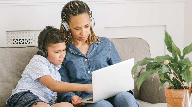 Box internet à 10 € par mois : Séries limitées SFR vs Vente privée Freebox Révolution