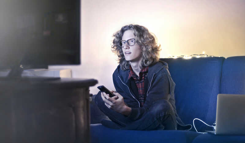 Box internet + Smart TV Samsung : zoom sur les offres Bouygues Telecom et SFR