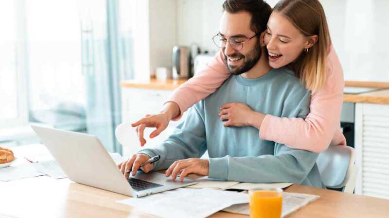 Box internet + abonnements TV : quelle est l’offre la plus intéressante ?