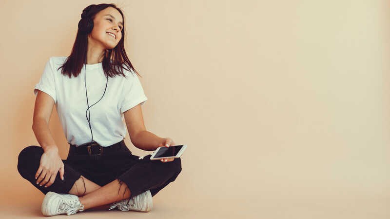 RED by SFR, Sosh, Syma, B&You ou Cdiscount : la sélection de forfaits mobile 100 Go à prix cassés !
