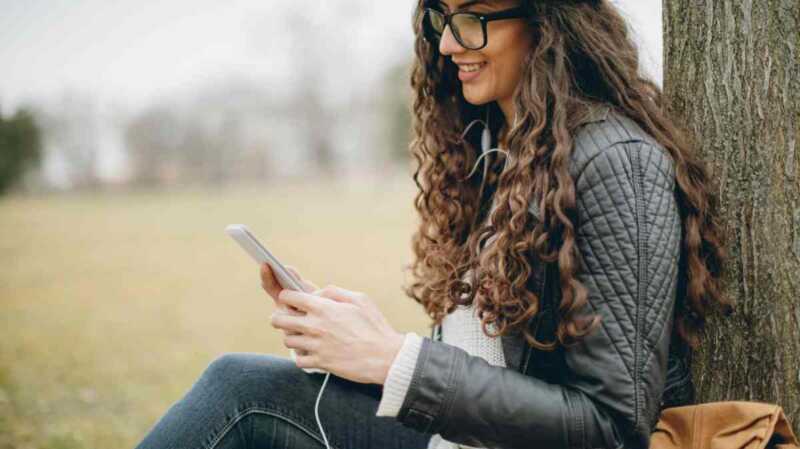 Choisir un forfait mobile solidaire et responsable, c’est possible avec Source Mobile