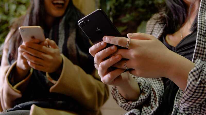 Duel de smartphones : iPhone 12 vs Galaxy S21, lequel choisir ?