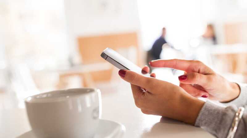 Duel des forfaits mobiles 1 Go à prix cassé : qui de Free, RED ou B&You propose la meilleure offre ?
