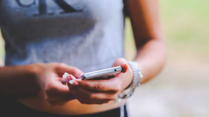 Forfaits mobiles 80 Go en promo : Free vs Syma Mobile