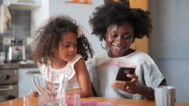 Forfaits mobiles sans engagement : zoom sur deux super bons plans à saisir chez SFR !
