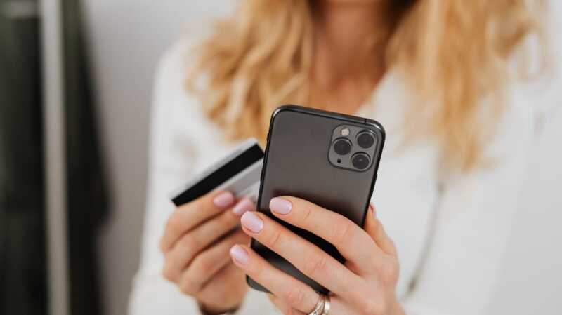 Quels sont les forfaits mobile en promo chez Free Mobile, SOSH, RED by SFR et Bouygues Telecom ?