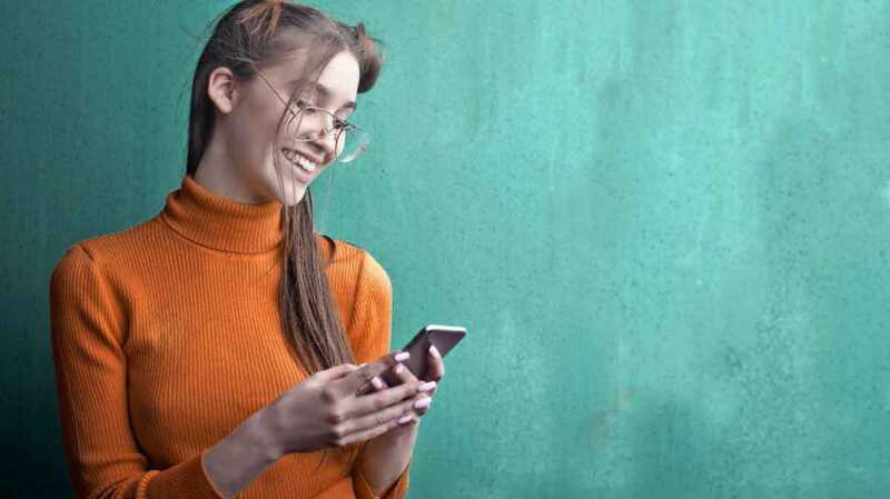 Le meilleur forfait 80Go : Free Mobile vs La Poste Mobile
