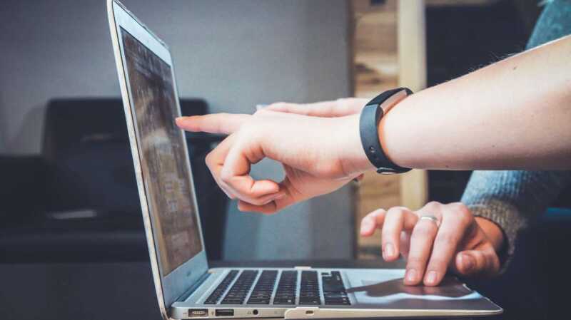 Free, Sosh et RED by SFR : affrontement ultime entre les 3 meilleurs box Internet sans engagement du moment !