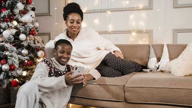 Idée cadeau de Noël : un iPhone reconditionné avec un forfait 100 Go Cdiscount Mobile au pied du sapin ?