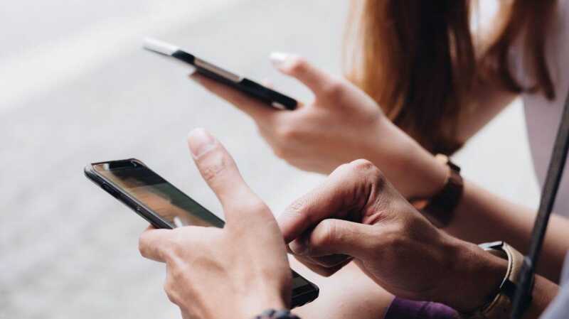 Laquelle choisir ? Voici 3 promos extras dès 9.99€ pour un forfait mobile avec 120Go chez Free Mobile, La Poste Mobile et Lyca Mobile !