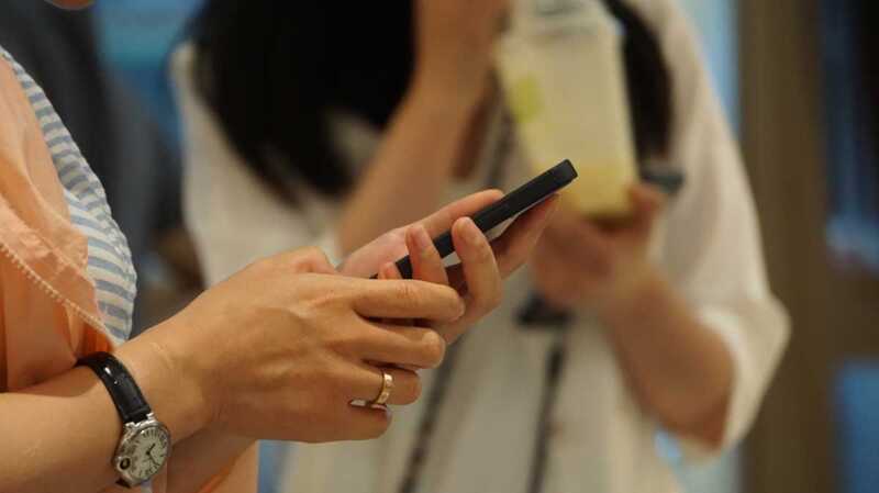 retro smartphone