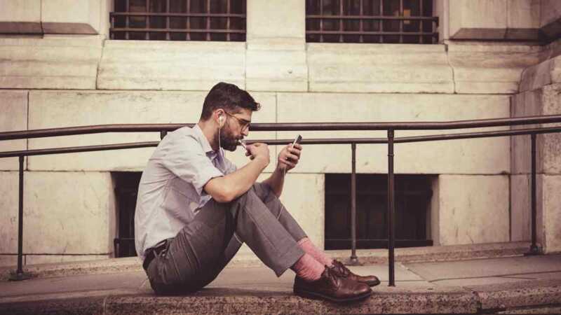 Free Mobile contre ses concurrents en lançant aujourd'hui une version améliorée de sa série limitée, encore plus séduisante !