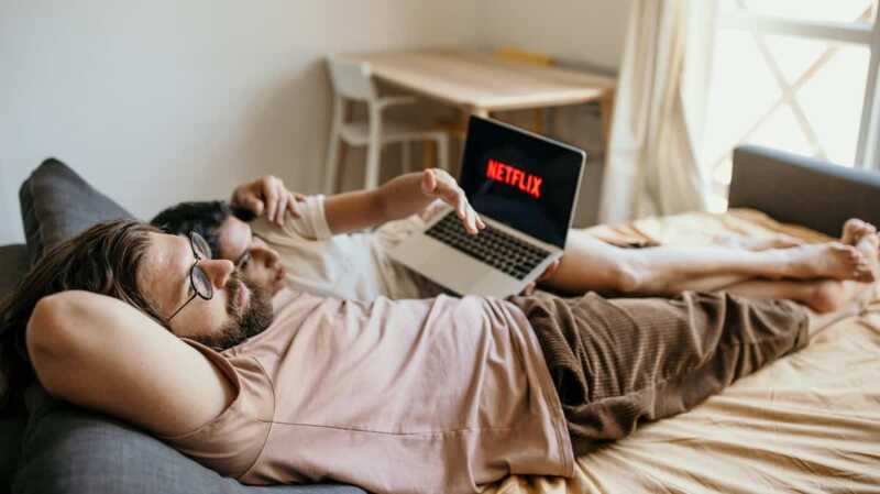 Quelle Box Internet avec Netflix choisir : Livebox Up Orange ou Freebox Delta ?