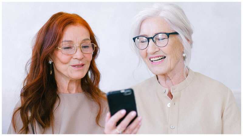 Duel au sommet entre RED by SFR et B&You avec leur forfait sans engagement 40Go à 9,99€/mois !