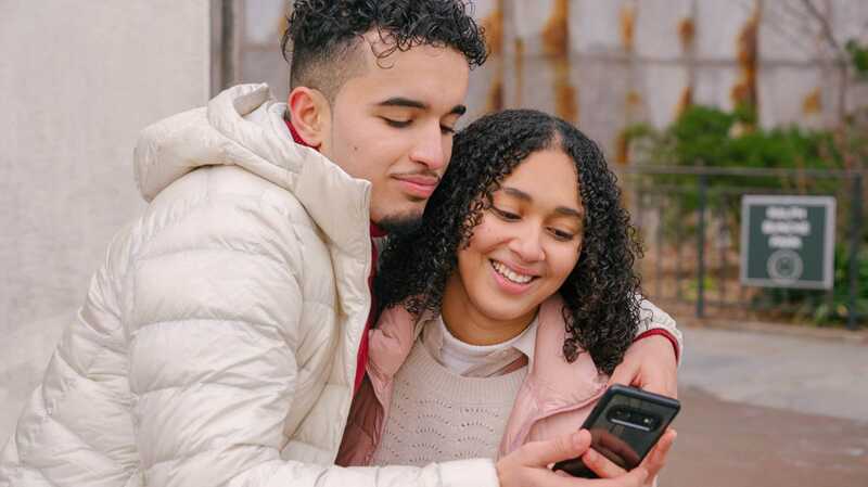 RED by SFR, Syma, B&You, NRJ Mobile et La Poste Mobile : cinq superbes forfaits à 10€ en compétition