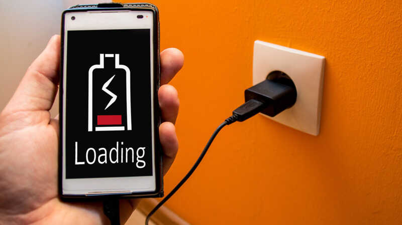 Et si recharger son smartphone une fois par semaine devenait la norme ?