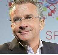Franck Esser, le PDG de SFR quitte le navire