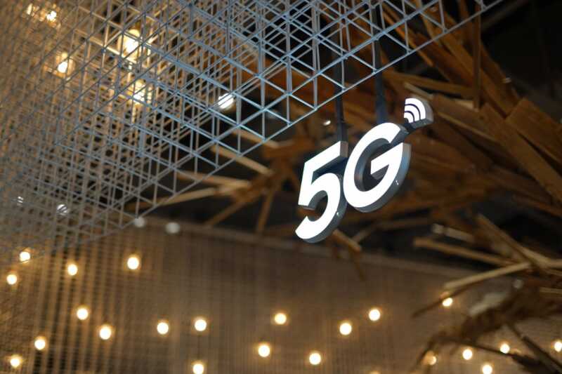 Les tarifs des forfaits 5G sont en baisse : c'est le bon moment pour passer à la vitesse supérieure avec votre smartphone