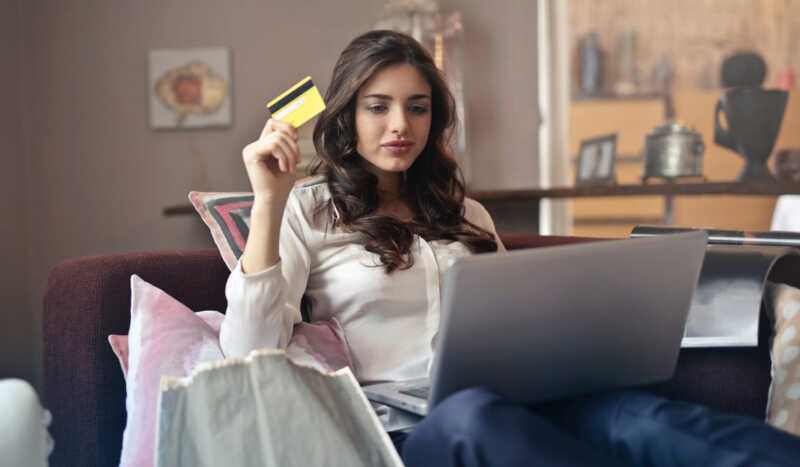 Soldes avant l’heure chez RED by SFR : des bons plans Smartphones et un forfait illimité 5Go à 5 euros