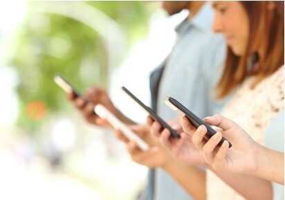 Profitez des offres RED by SFR ou des séries limitées SFR pour votre forfait mobile avec data à petit prix 
