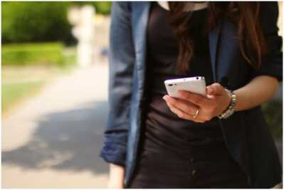 Free vs RED by SFR : Quel forfait illimité ultra-connecté avec 100 Go choisir ?