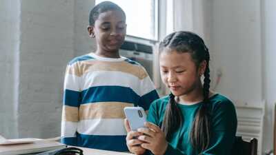 Trois forfaits pas chers et pas que la 1ère année sur le réseau Bouygues Telecom