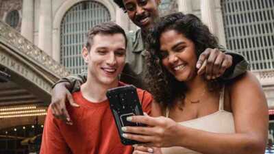 Découvrez ces forfaits mobiles sans engagement avec des options de 20 à 130 Go sur le réseau Orange !