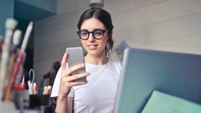 Derniers instants pour votre forfait mobile pas cher avec 40Go, 100Go ou 140Go dès 4.99€ par mois