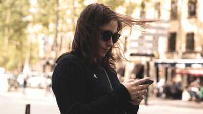 Forfaits mobiles 100 Go à petits prix : la top sélection des offres sans engagement chez 6 opérateurs !