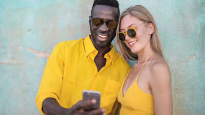 Forfaits mobiles : une nouvelle vague de promos débarque chez RED by SFR et Bouygues Telecom