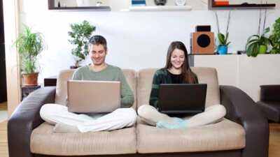 La fibre SFR dès 18,99€/mois avec ces trois box internet pas chères, dont une offre spéciale Netflix !