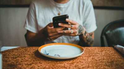 Maîtrisez votre budget en saisissant un forfait mobile sans engagement chez RED by SFR !