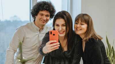 Pour Noël, obtenez  des forfaits illimités avec 20 Go dès 5,99 € chez ces opérateurs, dont l’un en 5G et l’autre sur le réseau Orange !