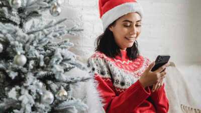 RED by SFR nous fait un cadeau de Noël : 4 forfaits sans engagement et illimités, dont deux avec la 5G offerte !