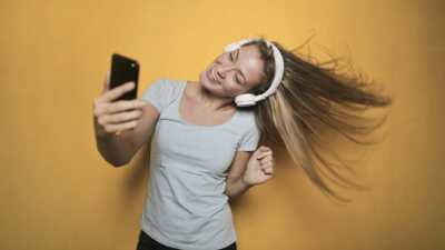 Top 3 des forfaits 100 Go à moins de 10 € par mois : Syma Mobile, YouPrice et NRJ Mobile