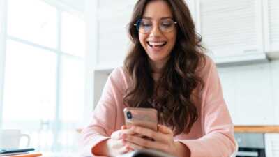Zoom sur le maxi forfait mobile 5G de Bouygues Télécom : 100 gigas de data à prix mini et un nouveau smartphone à tarif préférentiel !
