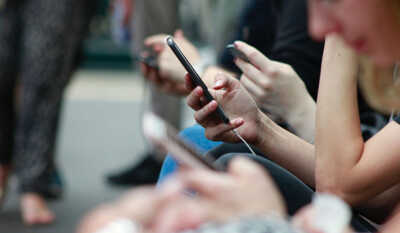 B&You vs RED : quel opérateur propose le meilleur forfait mobile avec 40Go de 4G ?