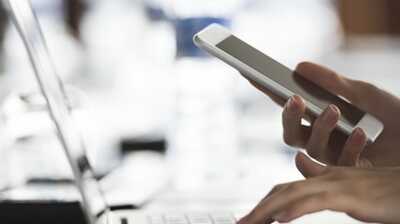 Forfait mobile et box : les meilleures offres du moment chez RED BY SFR et Bouygues Telecom