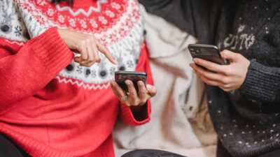 iPhone 12 mini vs Galaxy S20 FE 5G : lequel offrir à Noël ?