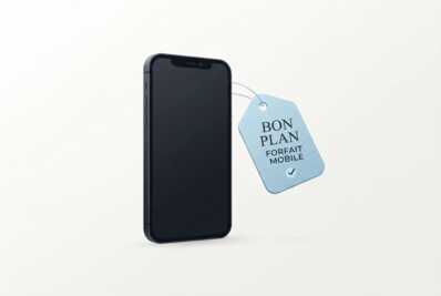 Smartphone avec une étiquette de prix et une icône de validation sur fond clair.