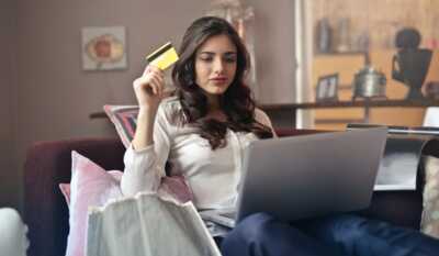 Soldes avant l’heure chez RED by SFR : des bons plans Smartphones et un forfait illimité 5Go à 5 euros