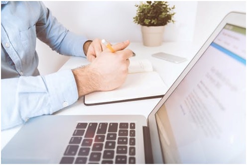 Vente privée Freebox vs SFR Box Starter : Quel abonnement Internet à petit prix choisir ?