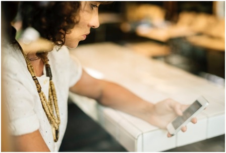 La Poste Mobile vs NRJ Mobile : Quel forfait illimité 10Go privilégier ? 