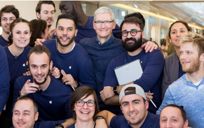 Tim Cook Apple Store
