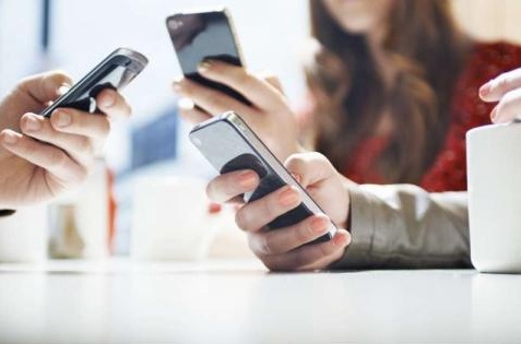 NRJ Mobile vs Sosh : Quel forfait mobile 5Go choisir ? 