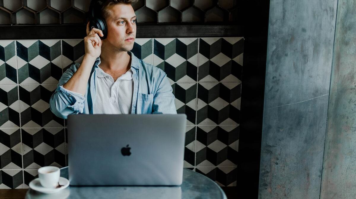 Profitez de la promo BOX Internet RED pour vous équiper de la Fibre à prix canon et sans engagement de durée