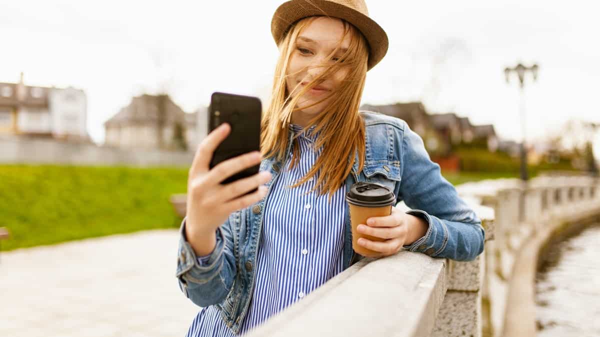 B&You vs RED by SFR : rivalité de deux offres mobiles 100 Go à 10€