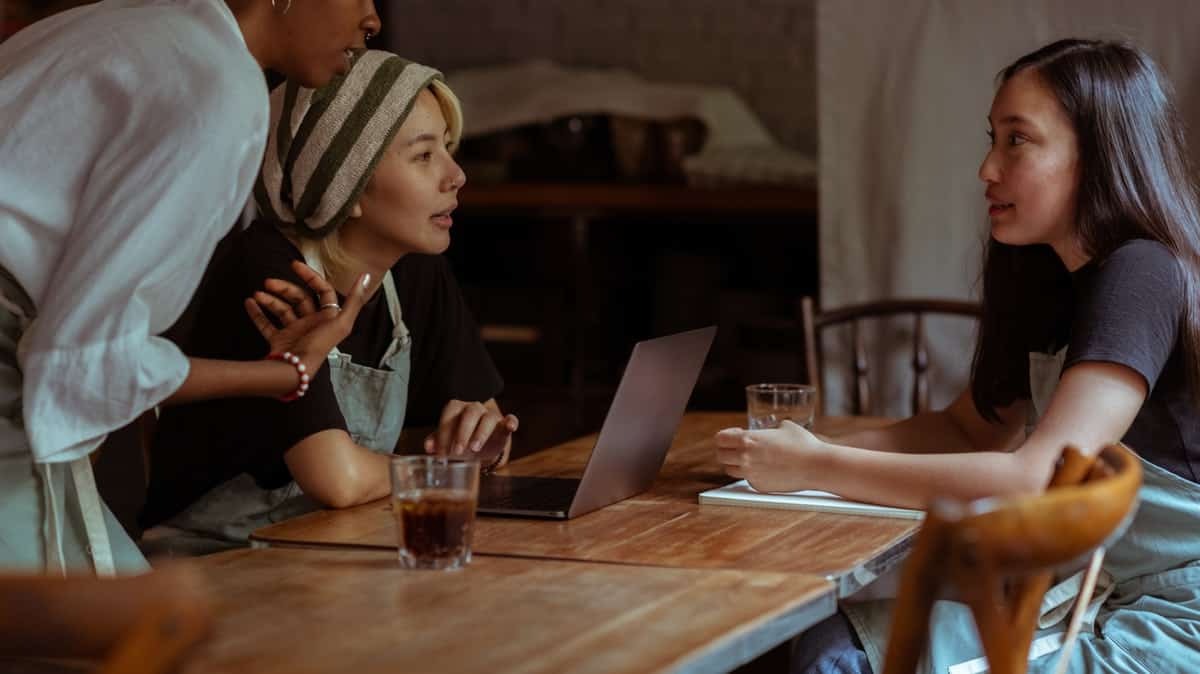 La bataille des forfaits de téléphone 110 Go à prix cassés : Free Mobile VS Coriolis