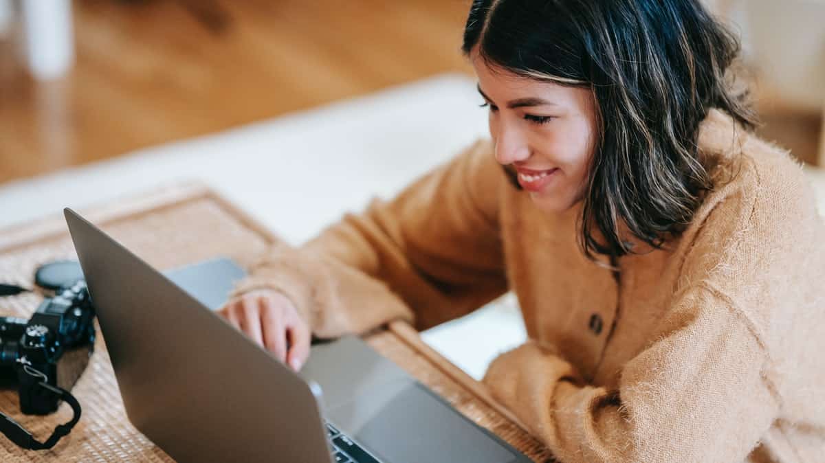 Duel de forfaits internet fibre à 10€  : SFR BOX vs Vente privée Freebox